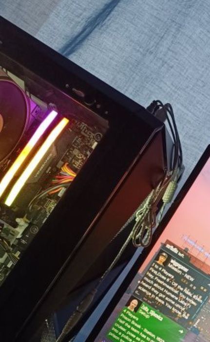 Продавам Рам памет Corsair VENGEANCE RGB 32GB (2x16GB) DDR5