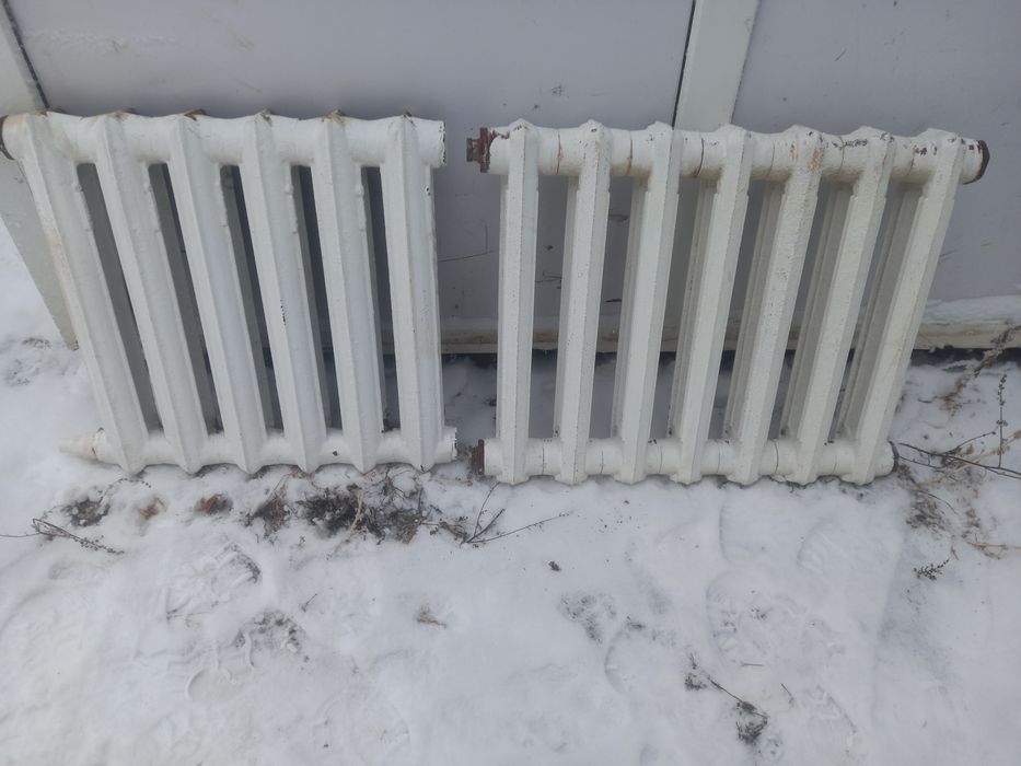 Продам чугунные батареи