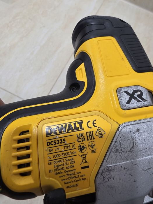Fierastrau pendular Dewalt DCS335