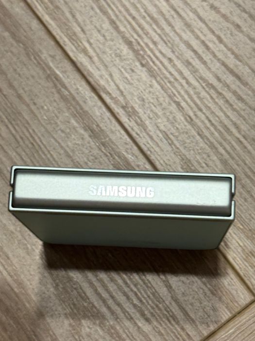 Samsung flip 6