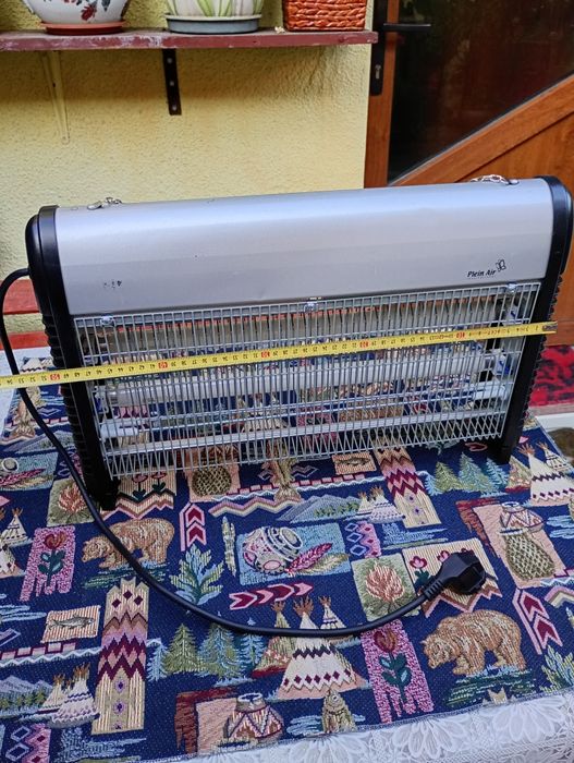 Lampa electrica cu lumina UV anti insecte ( tantari, muste..)
doua sur