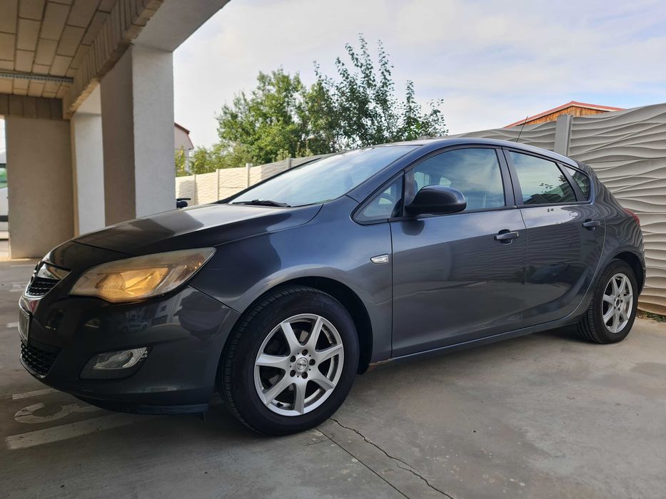 Opel Astra J 2010, 1.6 benzina + GPL, 264.791 km, istoric service