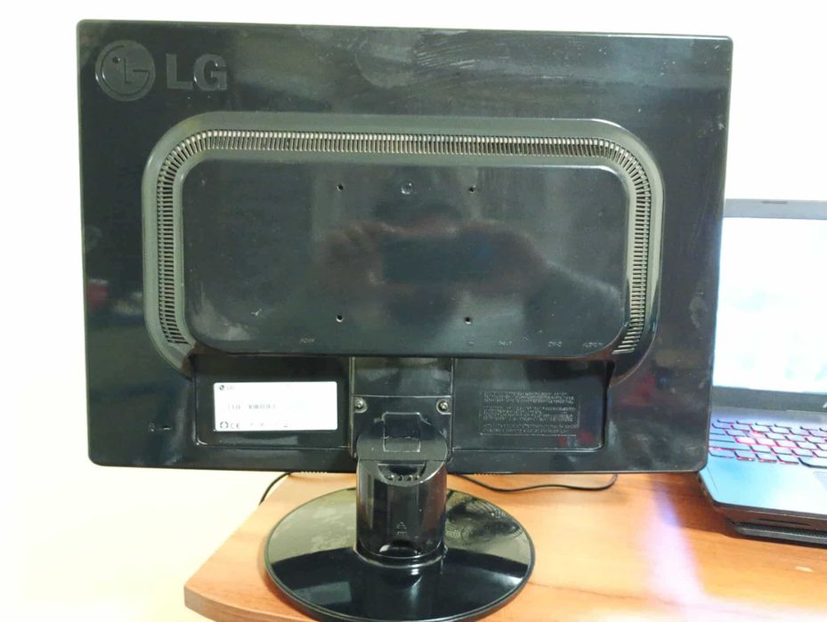 LG Flatron W2271TC 22 inch Монитор