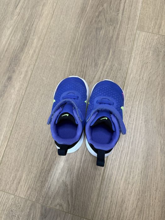 Маратонки Nike Revolution 19.5