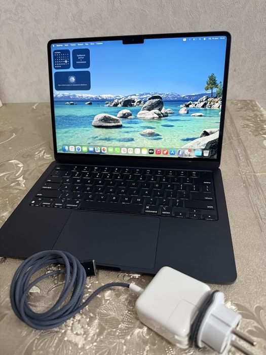 Macbook air m2.