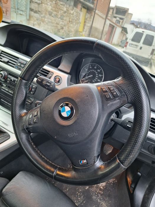 Бмв е93 на части 
М пакет 
19ки джанти 
CiC голяма навигация 
Огледала