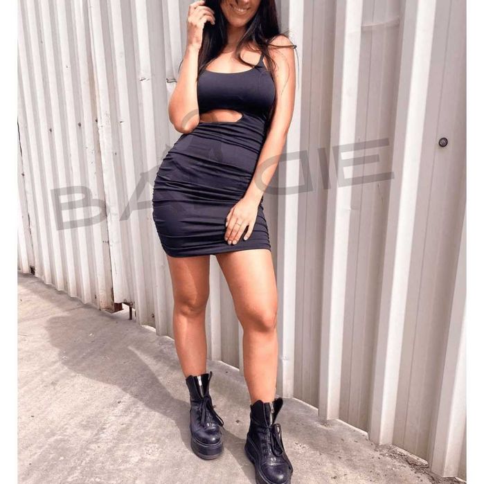 Rochie cu decupaje rosie/ neagra