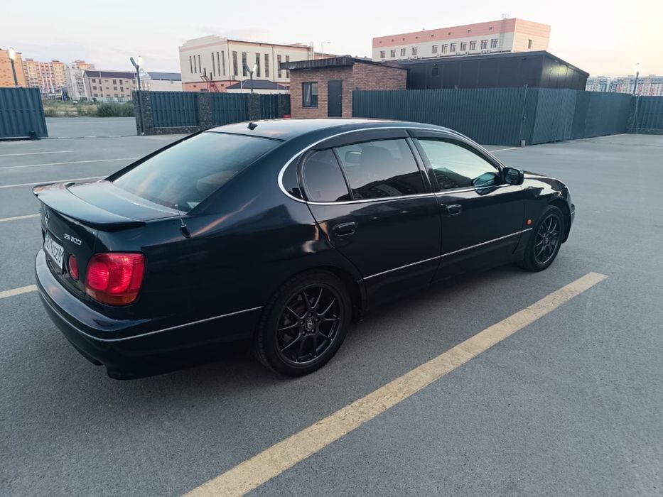 Лексус диски r18 титанки