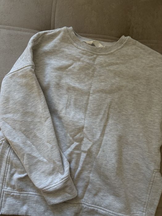 серый свитер,кофта