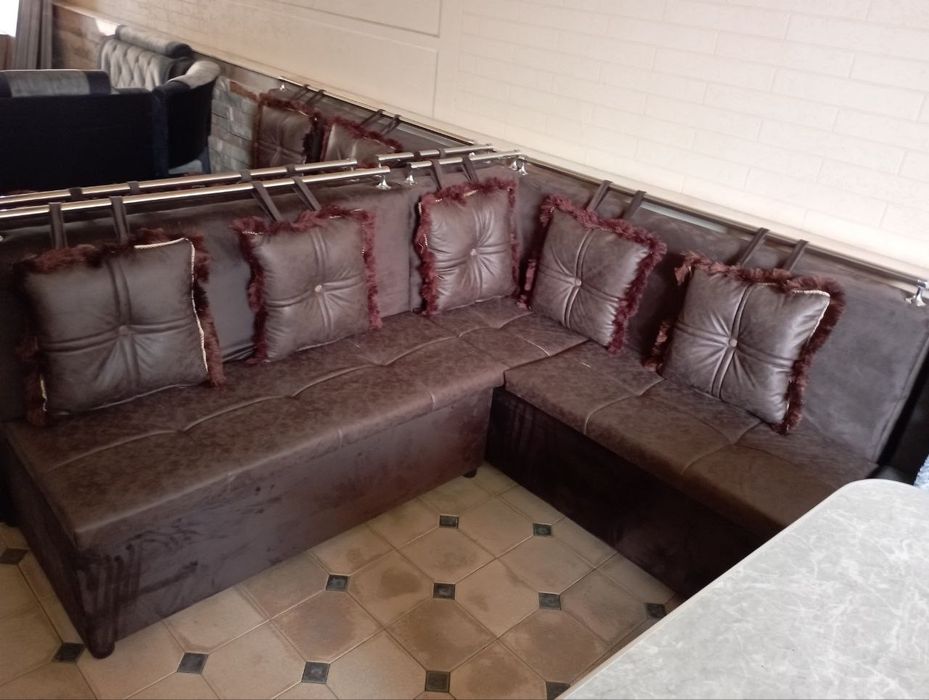 Ugalok divan 180×150  sandiqli