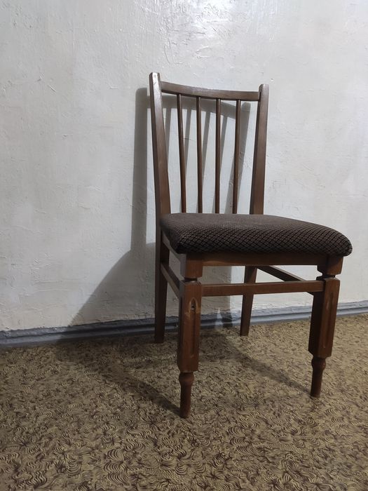 Стулья.Ретро.В центре