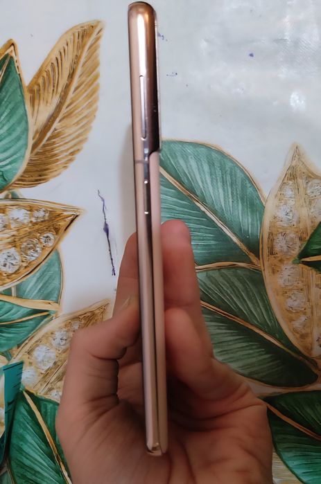 Обменяю s21 на 12 айфон