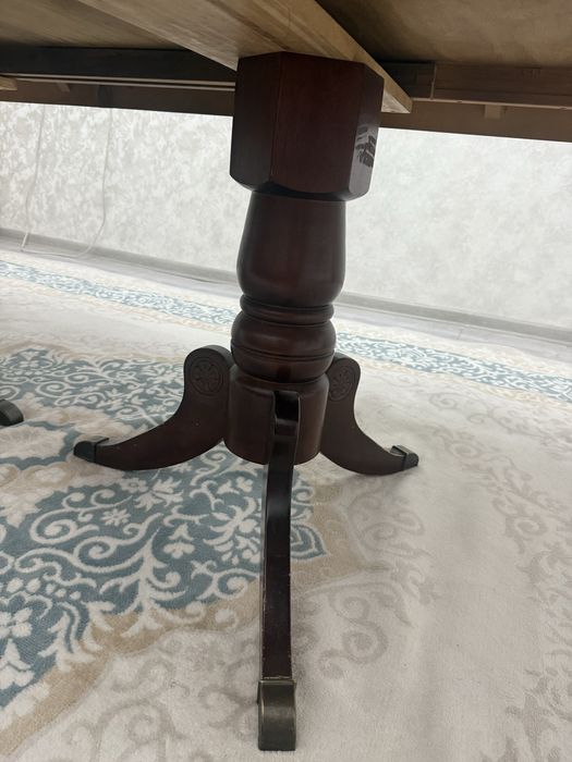 Стол для гостиной