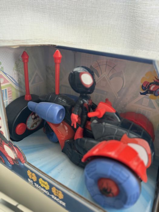 Спайдер мен кола с дистанционно spidey racer
