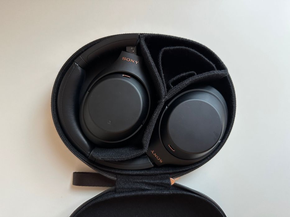SONY безжични слушалки -WH1000XM4