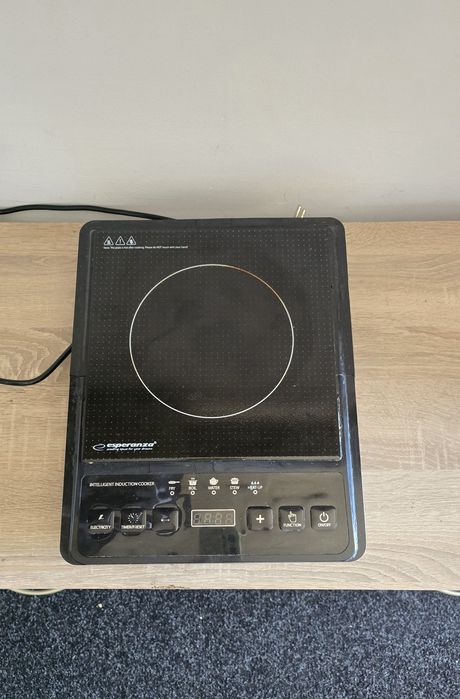 Plită cu inducție, 220V., 2000W., Negru.