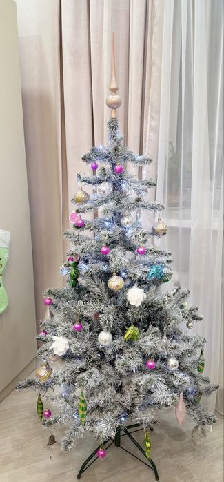 Продам елку с игрушками