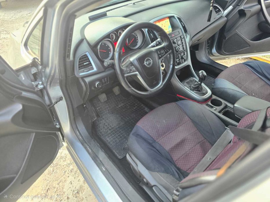 Opel Astra Sports Tourer din 2015