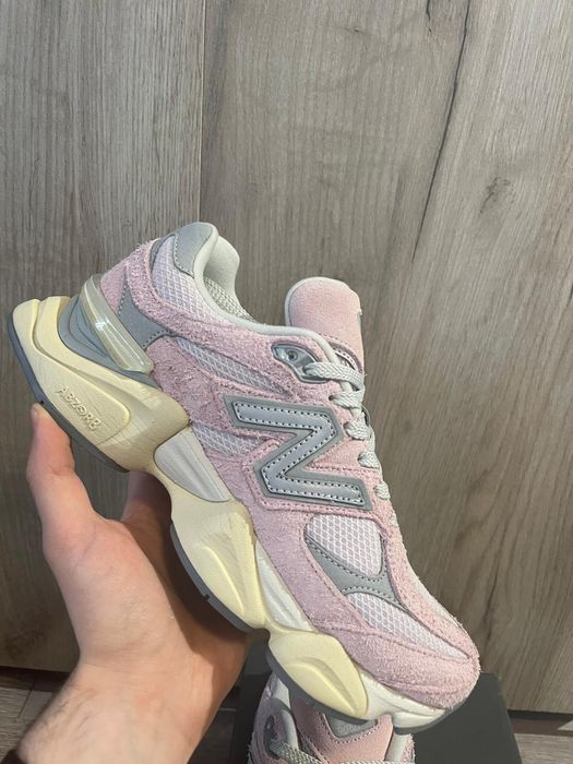 38 New Balance 9060