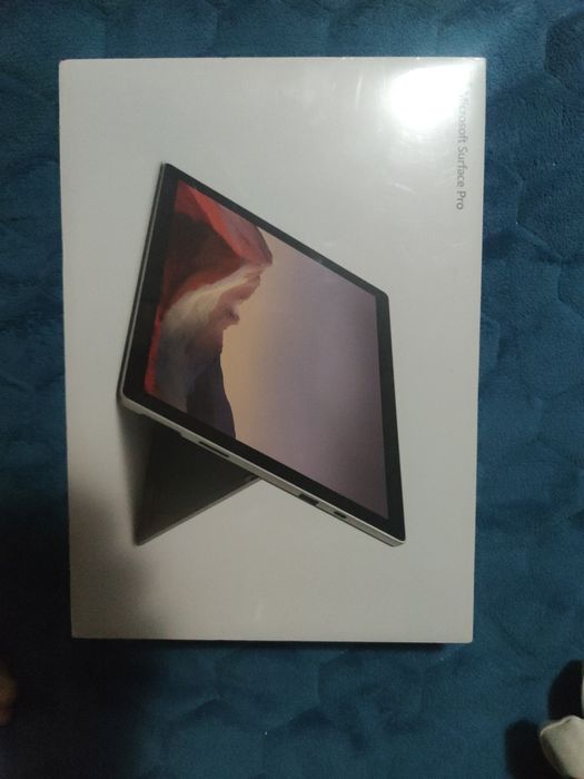 Vând 2 in 1 tab. Mini laptop