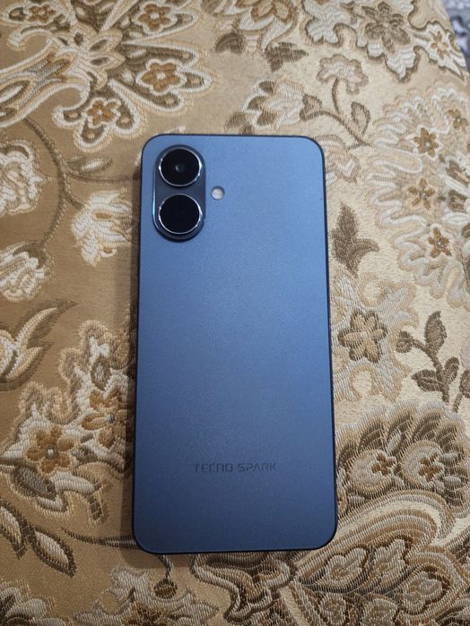 Telefon arzon narxga sotiladi