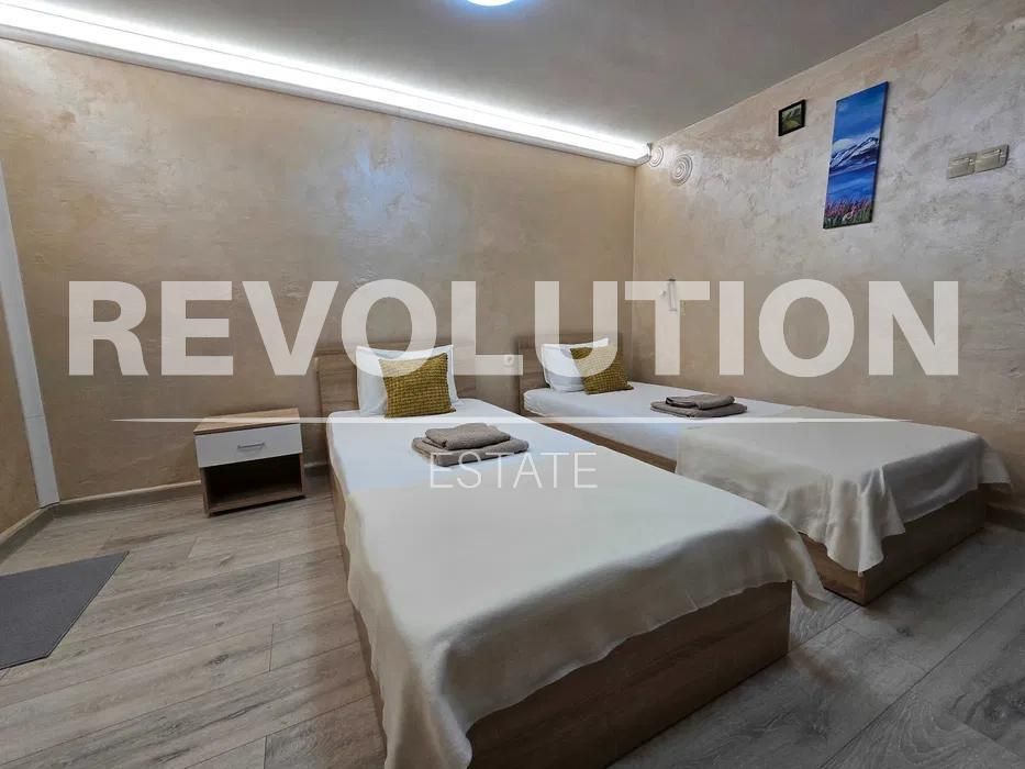 Дава се под наем Двустаен апартамент в Варна, Център - 40 кв.м за 350 € - Снимка #1