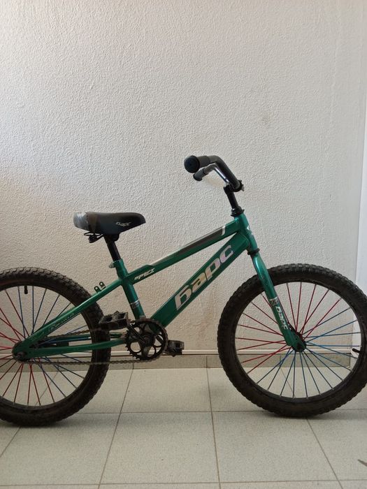 Продам детскии велосипед в среднем состоянии