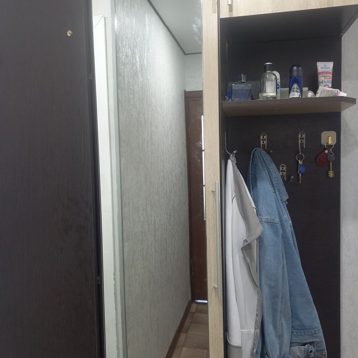 Продам угловой шкаф