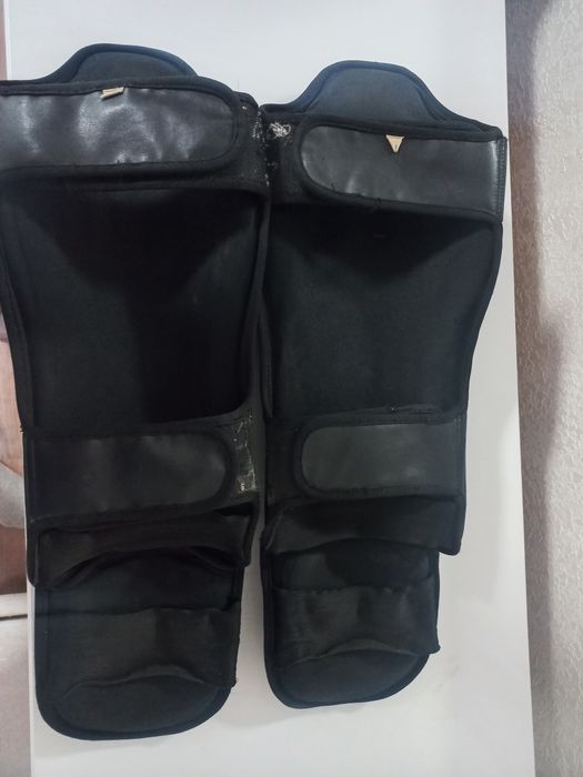 Футы экипировка для ног.