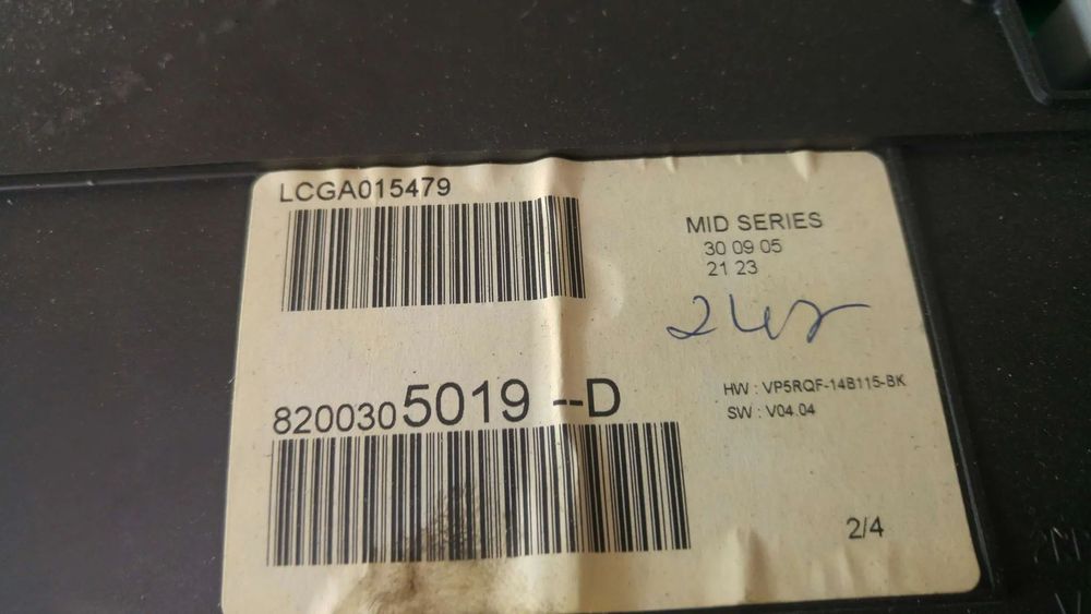 Ceasuri bord benzina renault clio 3 8200305019d