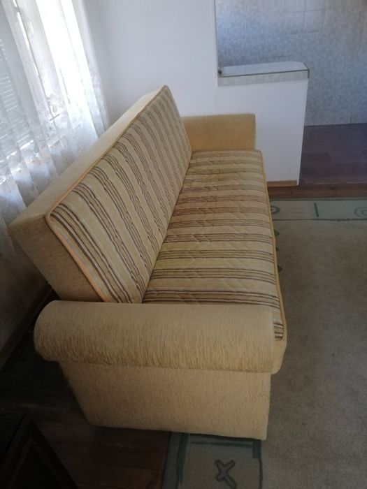 Разтегателен диван