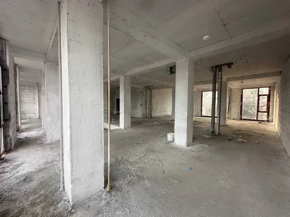 Продаются коммерческие помещение 331 кв.м. Юнусабад 8 квартал круг