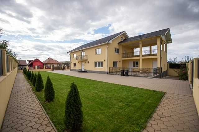 CASĂ DE ÎNCHIRIAT – TIUR-BLAJ, JUDEȚUL ALBA. Casă moderna si spațioasă, suprafață 300 mp, 2 sufragerii, 3 dormitoare, 3 bai. Toate utilitatile.