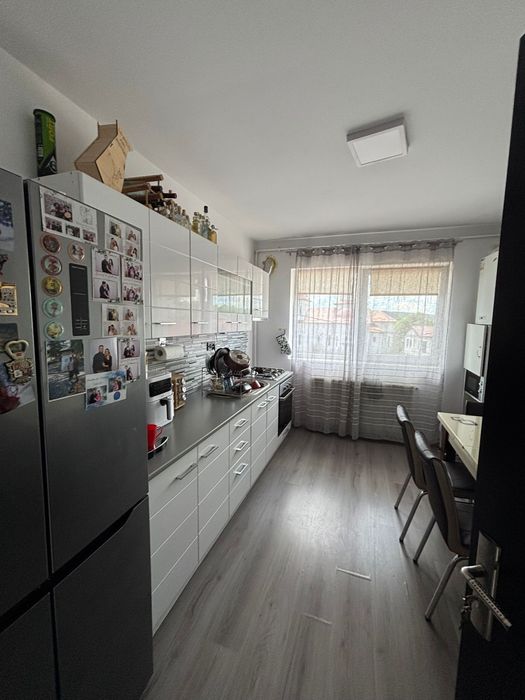 Vând apartament Crișeni