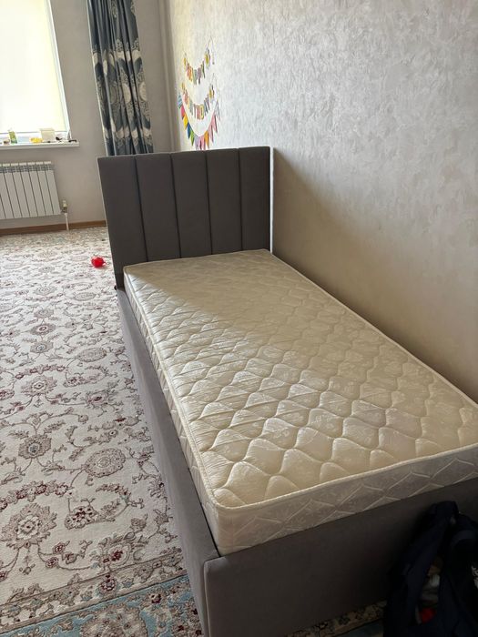 Продам Кровать 60’000