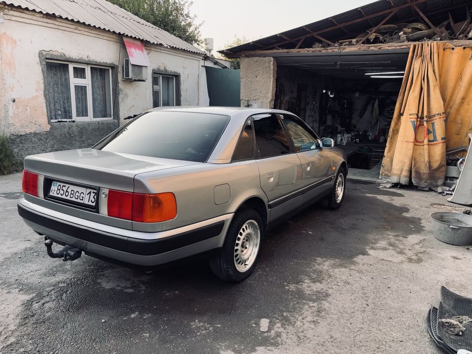 продам Ауди 100 с4