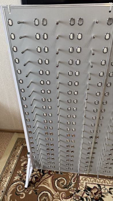 Продаю стойку, стеллаж для очков