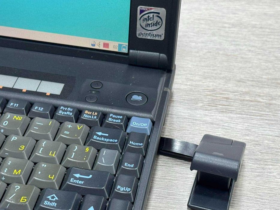 Ретро лаптоп HP OmniBook 800CT