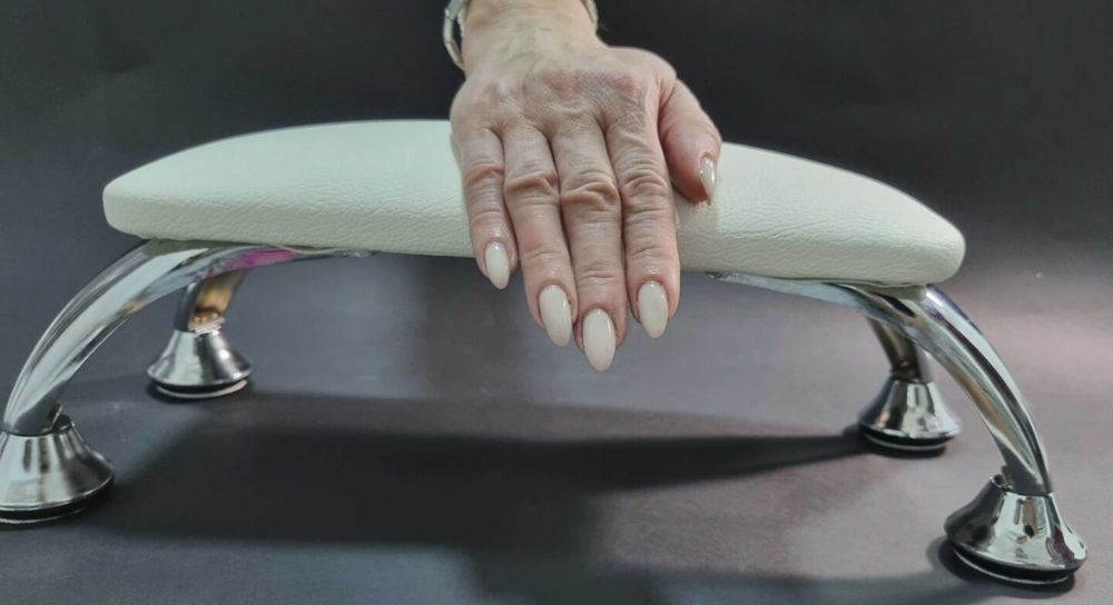 Поставка за маникюр