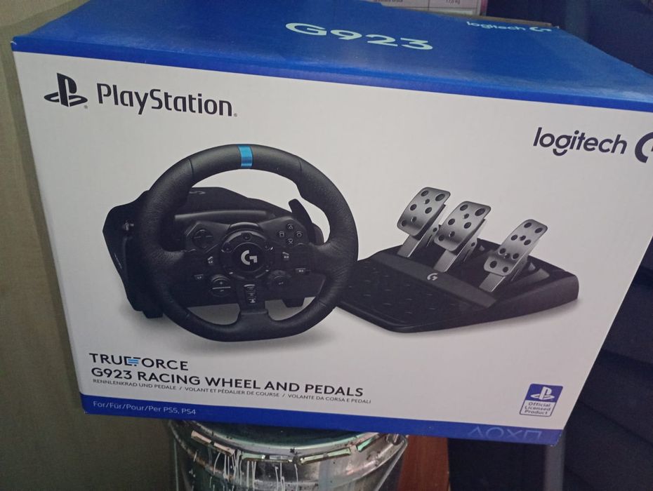 Volan logitech g923 cu schimbator