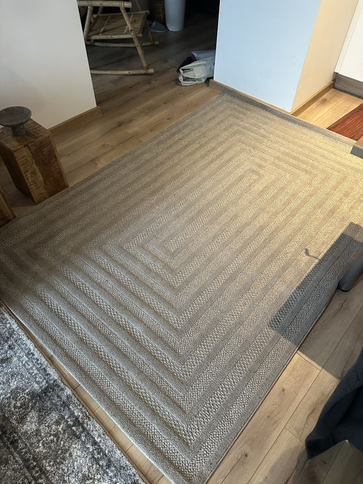 Art-Deco бежов килим