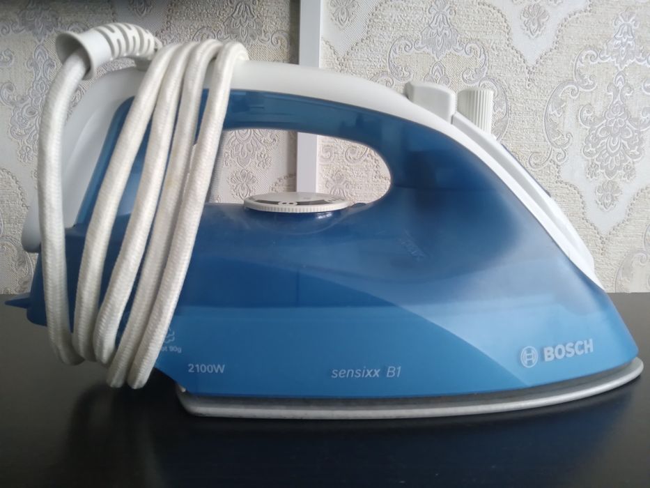 в отличном состоянии утюг марки Bosch