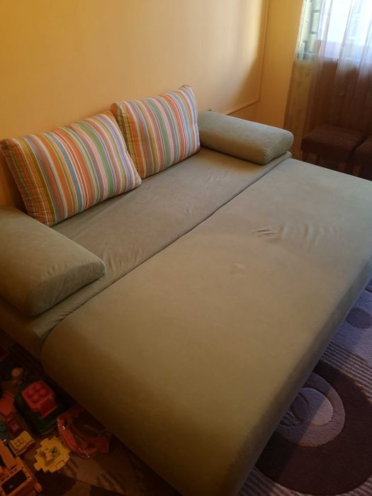 Разтегателен диван