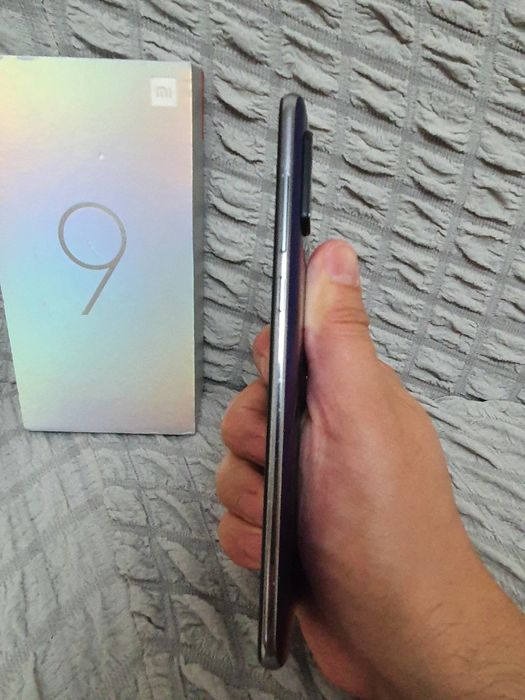 Srochna sotiladi Xiaomi Mi 9 6/128GB Blue  Original Flagman Igravoy