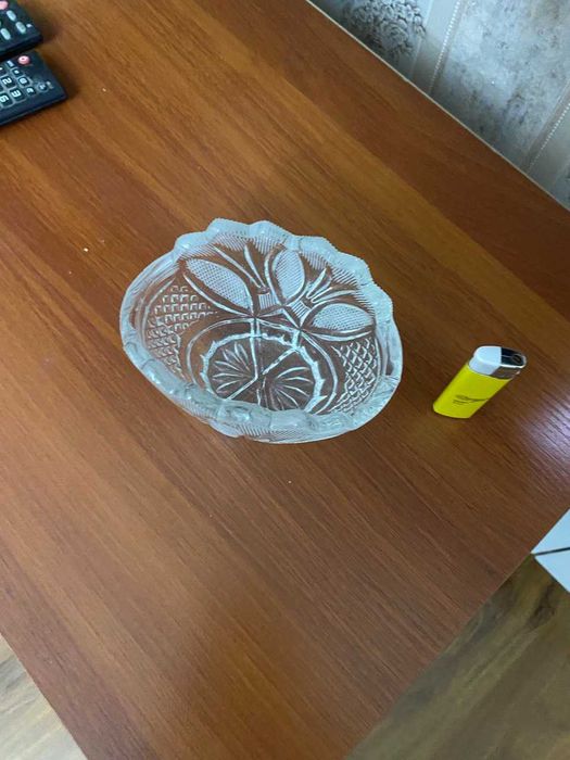 Вазочка хрустальная.