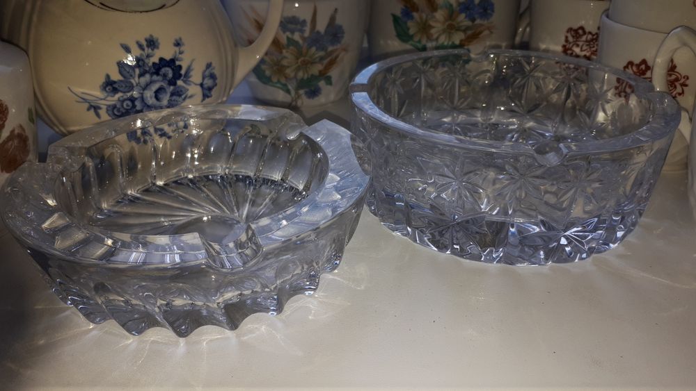 Сервиз чайный.сливочник.пиалы.пепельница ссср