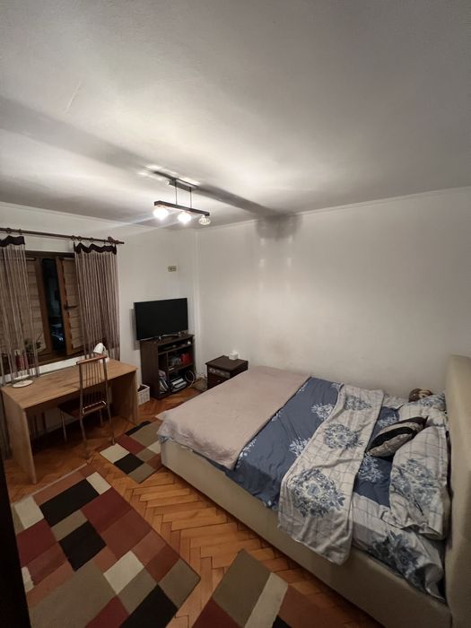 Apartament 3 camere decomandat, 2 băi, 2 balcoane, ultracentral – Strada Victoriei, Târgu Jiu