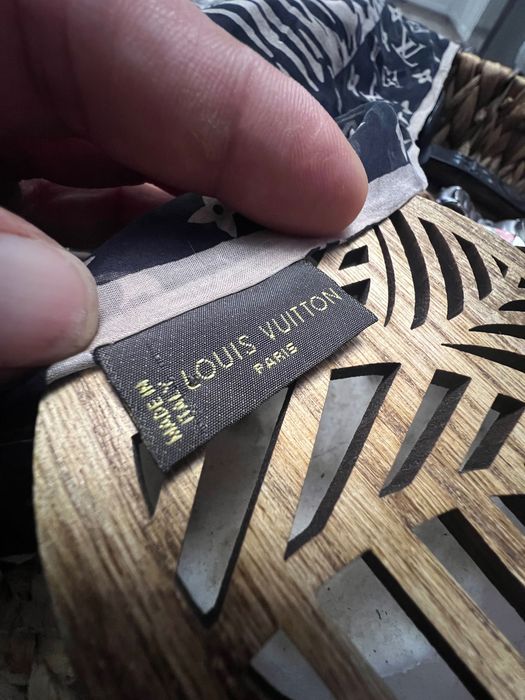 Louis Vuitton дамски шал тип (stole) оригинален