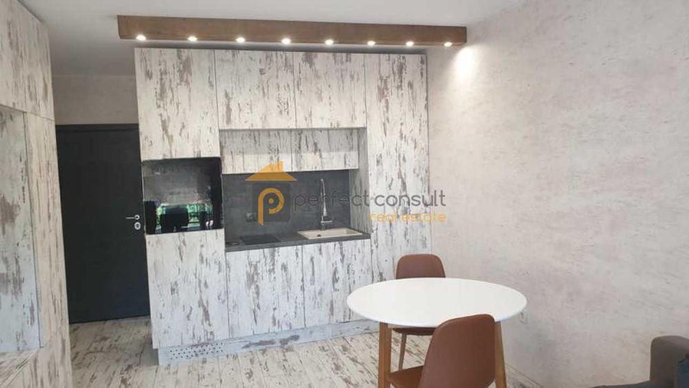 Дава се под наем Едностаен апартамент в Пловдив, Център - 36 кв.м за 360 € - Снимка #2