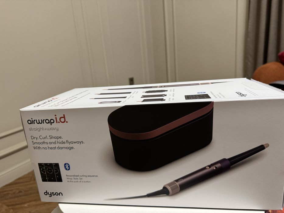 Продам фен стайлер Dyson